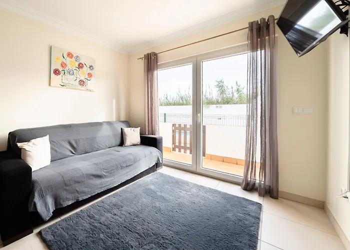 Apartment Paradise *